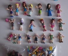 Pre-owned Scooby-Doo and Shaggy Moveable Figures . All figures are in very good condition. (T18)