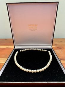 Stunning pearl necklace