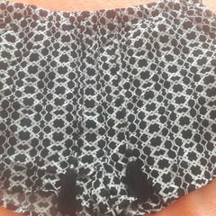 Black and white shorts size uk6