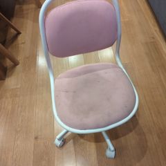 2 Kids desk chairs (pink & blue)