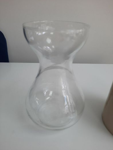 2 small vases