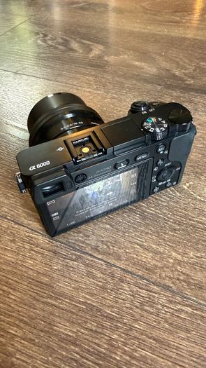 Sony Alpha A6000 16-50mm Black