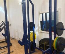 Squat rack and pull up bar, lifting platform