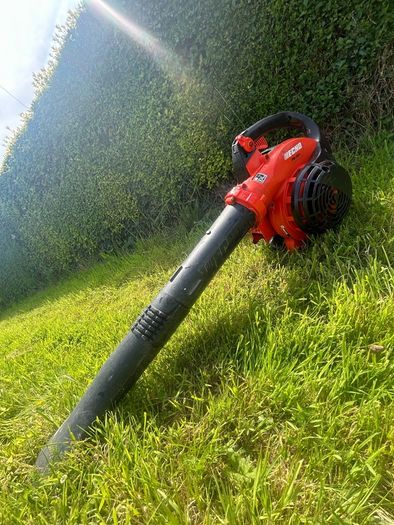 leaf blower