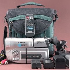 Canon UC V-300 analog 8mm tape camcorder