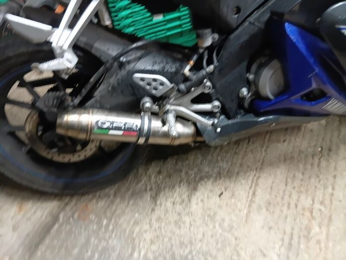 yzf 125 r 2015 breaking only