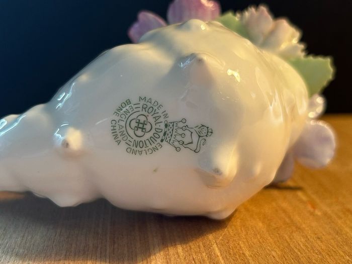 Vintage Royal Doulton bone china floral bouquet in a shell