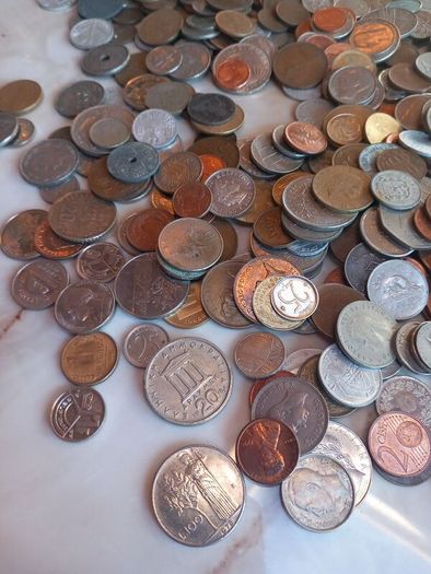 650 coins from around the world, post 6e, D18
