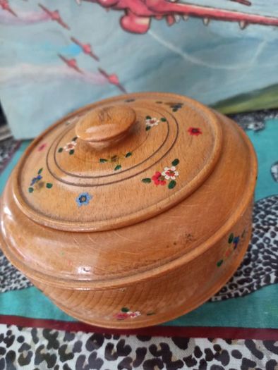 Decorative wood container
