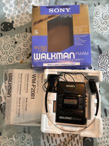 vintage 1992 Sony Walkman