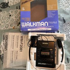 vintage 1992 Sony Walkman