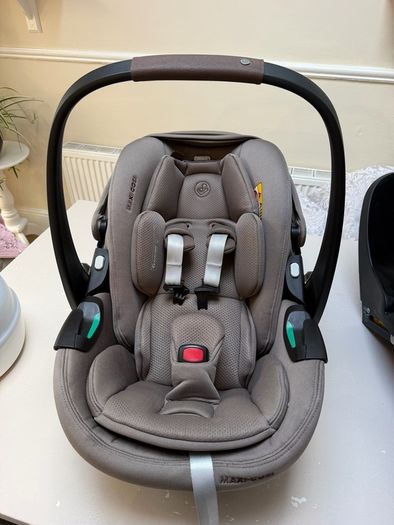 Maxi Cosi car seat