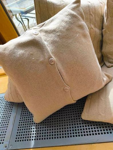 Knitted cushions