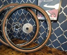 Shimano GRX 2x12sp groupset w DT Swiss Wheelset