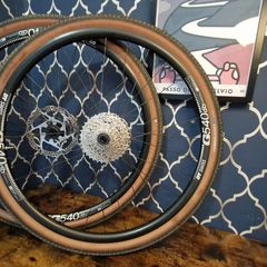 Shimano GRX 2x12sp groupset w DT Swiss Wheelset