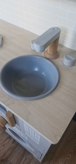 play kitchen