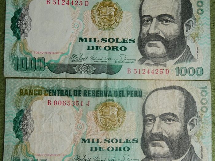 Variety of 10 Different Foreign Banknotes most of Peru