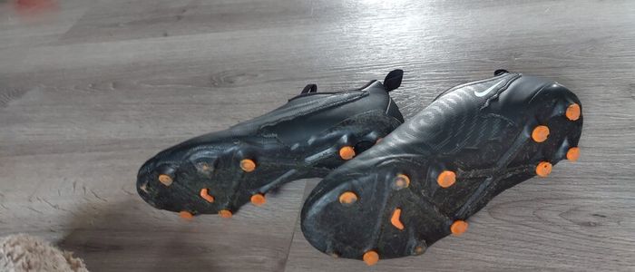 Nike panthom gx soccer shoes size UK 3 22.5 cm not much worn Washed