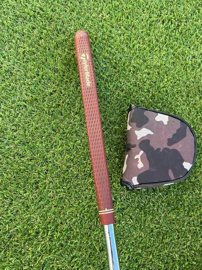 Full set of golf Taylormade clubs