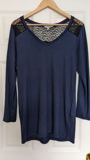Laced detailed maternity top