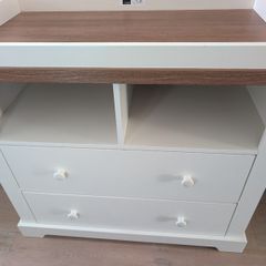 Baby changing unit