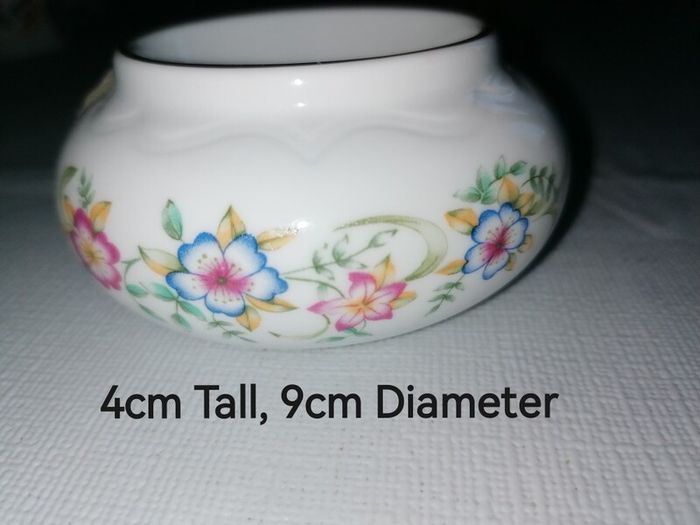 Vintage Royal Tara Tealight Candle Holder (Fine Bone China)