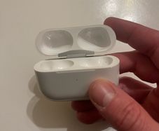 Apple Airpods Pro Charging Case (1s generation)