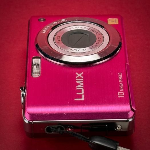 Panasonic Lumix DMC-FS7 point-and-shoot digital camera