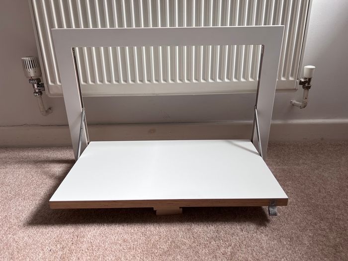 Ambivalenz Wall Shelf (Folds Flat)