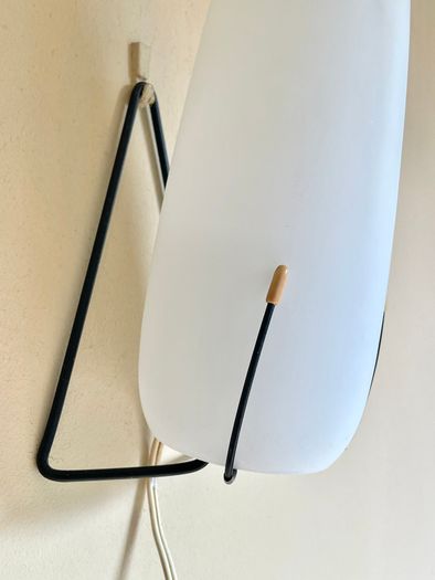 1 x Mid Century Philips Louis Kalff Wall Light Sconce, Opaline Milk Glass Black Wire Frame, 70s Dutch