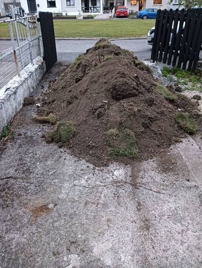 Top soil - unscreened