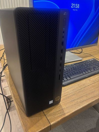 HP Z1 Tower G5 Workstation with HP 27 inch Quad HD Monitor VERY High Spec Setup