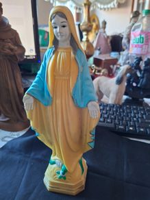 Beautiful Old Virgin Mary Figurine or Praying Madonna, Postage Available or collection