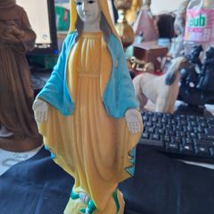Beautiful Old Virgin Mary Figurine or Praying Madonna, Postage Available or collection
