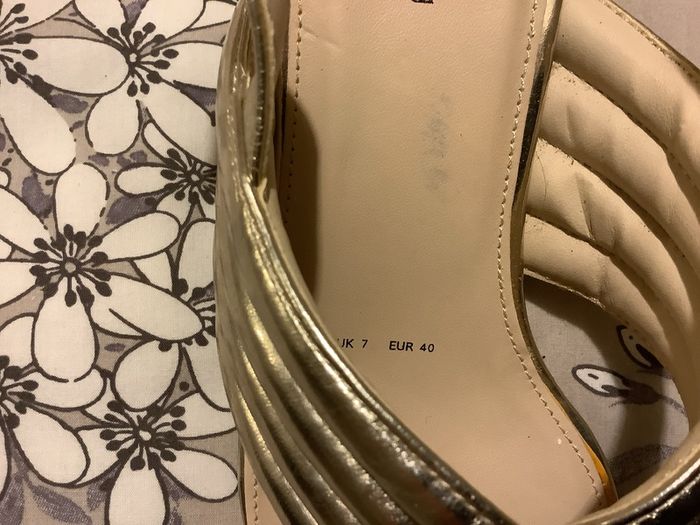 Gold Sandals size 7 (40)