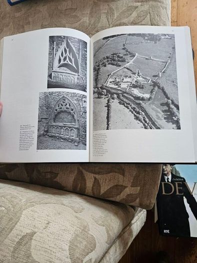 The Architecture Of Ireland. From Earliest Times To 1880. By Maurice Craig. First Edition Large Volume Hardback With Dustjacket In Good Condition.  See Photos For Same