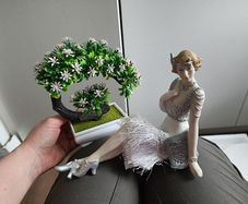 Gatsbt girl and tree - decoration