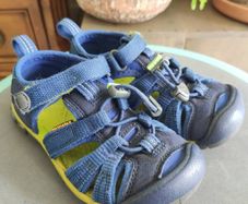 KEEN washable kids sandals UK9, EU 27/28