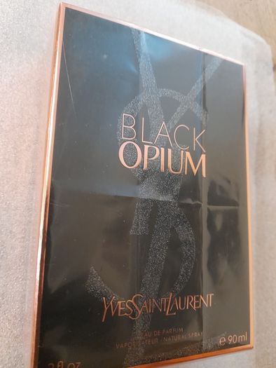BLACK OPIUM YVES SAINT LAURENT Eau de Parfum Vaporisateur Natural Spray 90ml