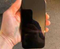 iPhone 16 black 128gb unlocked, 98% battery percentage