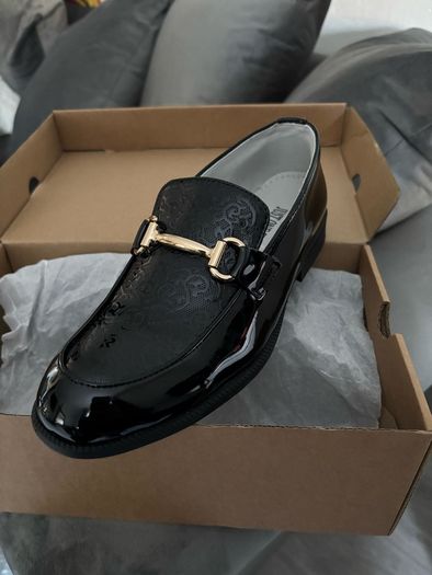 Boys shoes