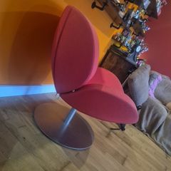 Modern shell swivel armchair