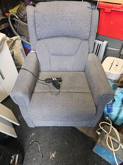 mobility chair reclining lift