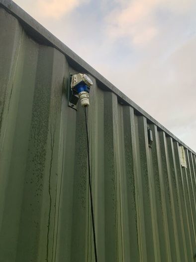 20 insulated container, fully sheeted and wired