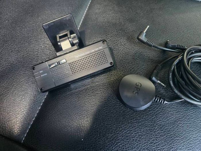 Thinkware Dashcam F200 PRO Front and rear camera