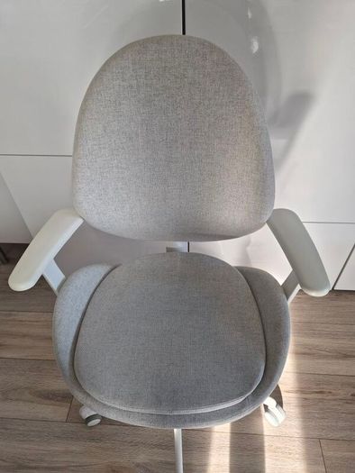 IKEA Office Chair with Armrests (Beige/White) - Good Condition