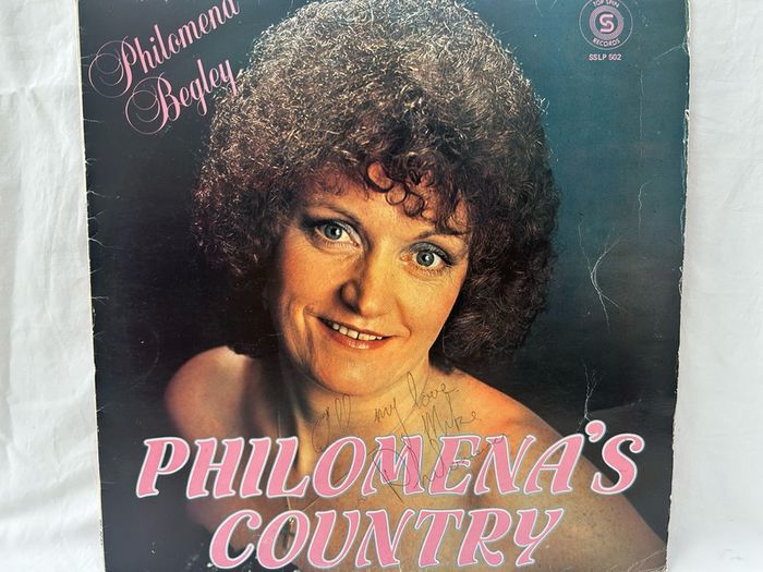 SIGNED Philomena Begley Philomenas Country LP 1980 Top Spin SSLP 502 Country