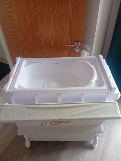 baby changing unit and bath