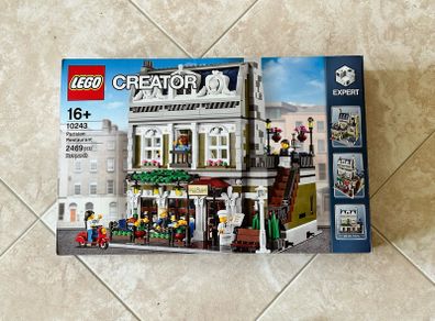 Lego Parisian Restaurant 10243