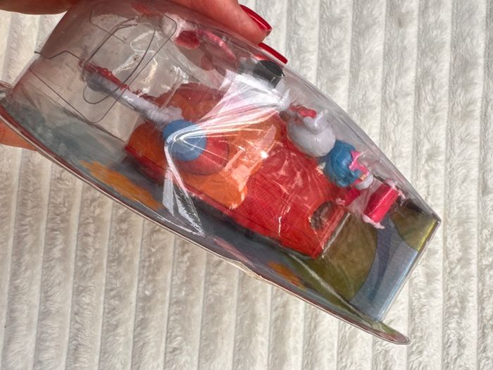 Lalaloopsy Tinies Rosie's Pet Hospital Playset Damaged Box Please see photos